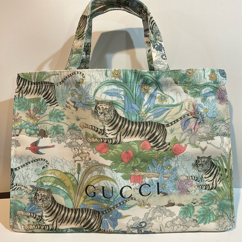 New VIP GWP GUCCI TOTE .